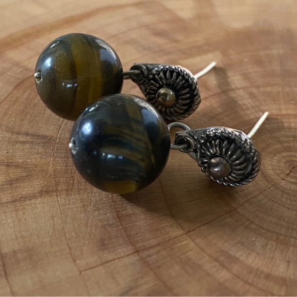 Genuine tigers eye necklace and earrings. - Picture 5 of 6